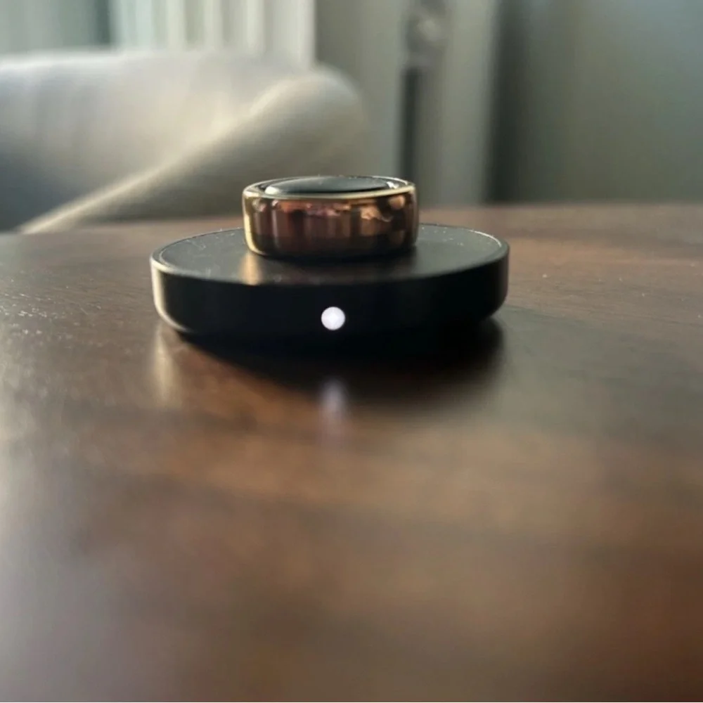 Oura Smart Ring with Charging dock- Gold